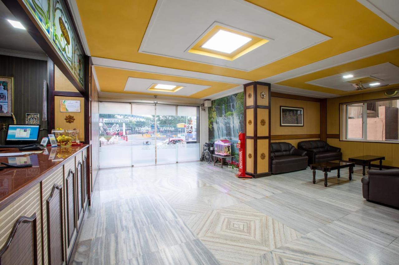 Sri Aarvee Hotels Kojambuttúr Kültér fotó