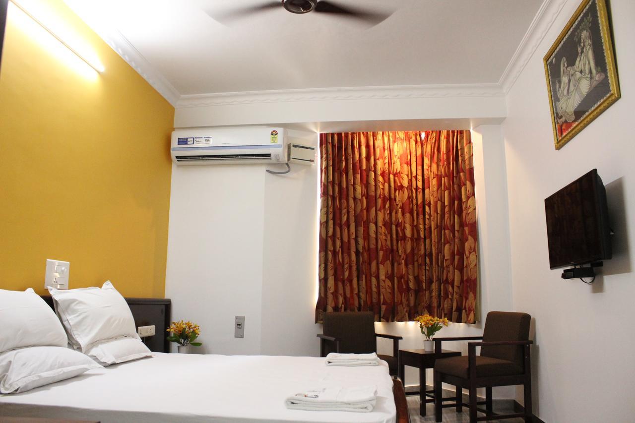 Sri Aarvee Hotels Kojambuttúr Kültér fotó